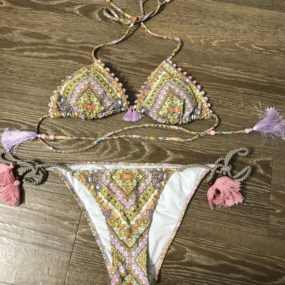 Victoria's Secret Teeny Triangle Pattern Swimsuit